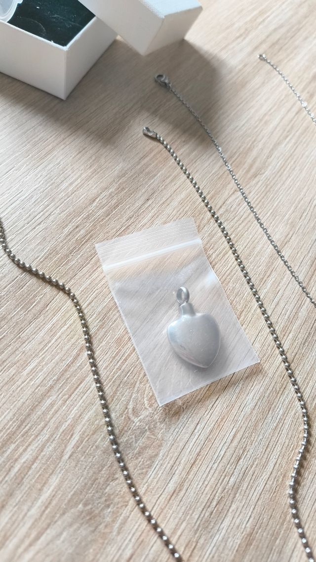 Colgante cenizas acero