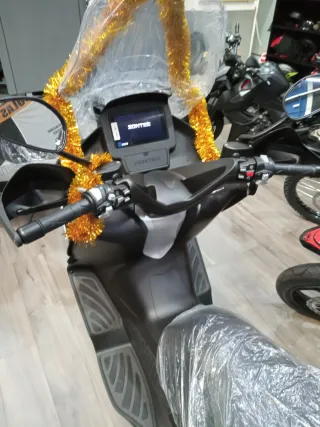 Scooter Zontes 125E Disponibles !.