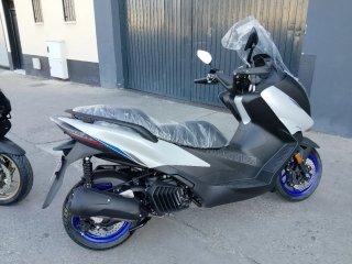 Zontes 125 E Seguro Gratis. ¡Unidades en stock!
