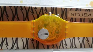 Swatch SCUBA 200 Loomi Luminosa Rana SDJ901 - Orol