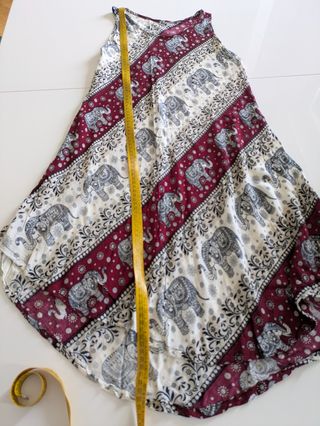 Vestito estivo indiano rosso e bianco