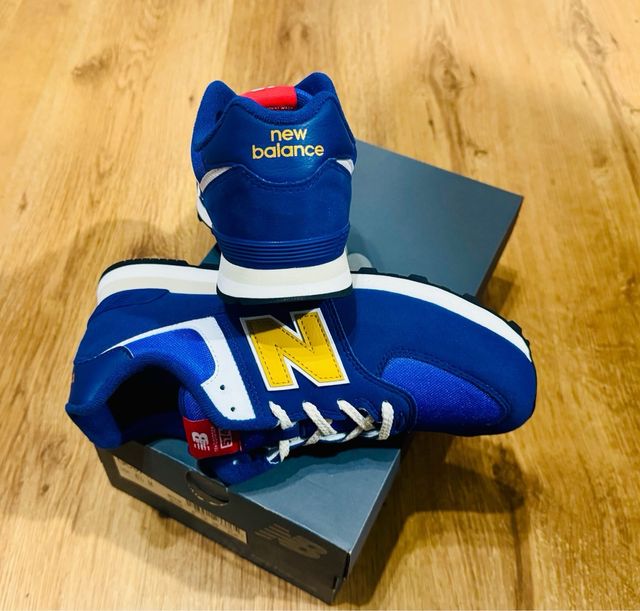 Brand New. New B 574 size 39 New Balance