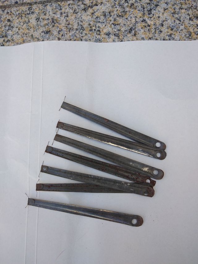 Agulhas máquina antiga petróleo 50 anos 10 €