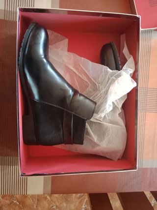 Botas negras tacón bajo