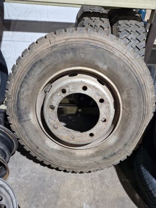 Rueda con llanta 9.5 x 17.5