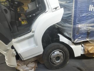 Pintamos camiones y autobuses