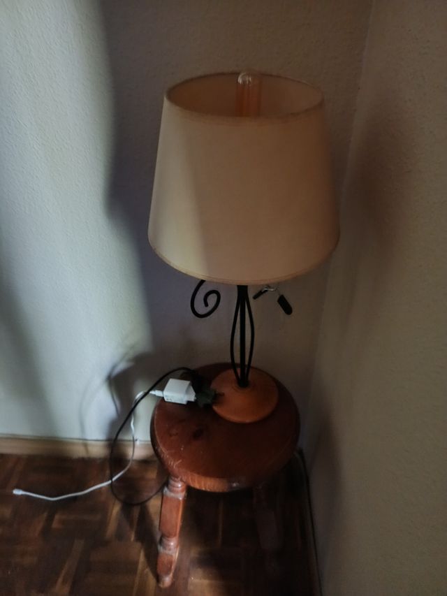 Lampara metal y tela beige