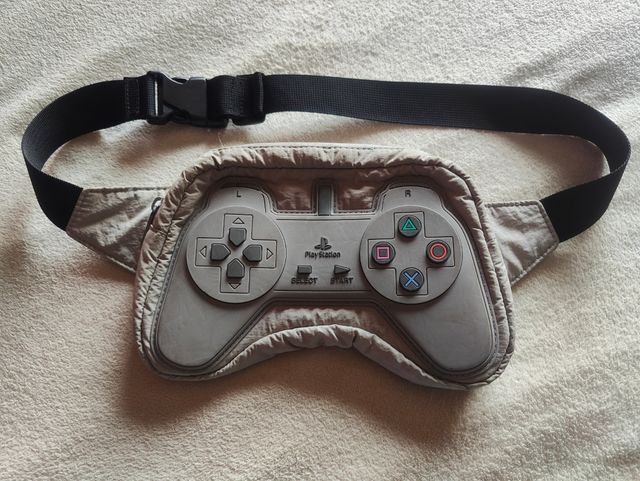 Riñonera estilo mando PS1