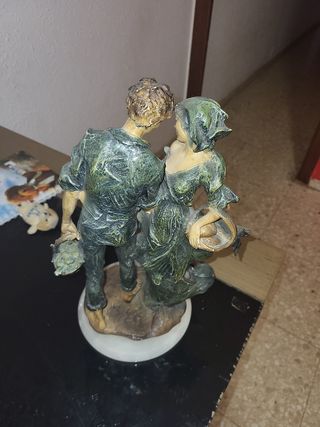 Figura enamorados porcelana