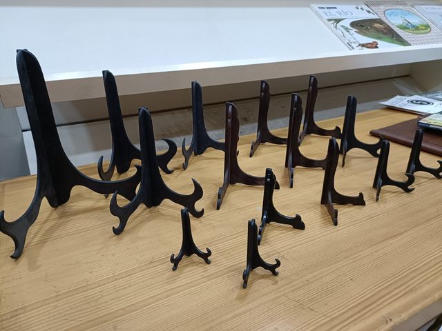 Lotto 15 supporti per targhe o immagini o quadri