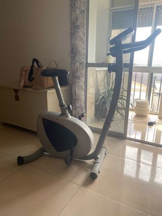 Bicicleta estática ejercicio