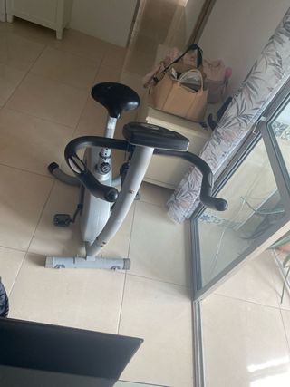 Bicicleta estática ejercicio