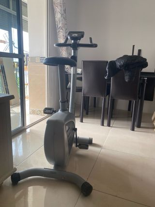 Bicicleta estática ejercicio