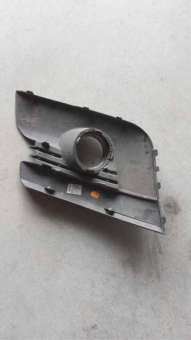 Plastico paragolpes peugeot 308 2001