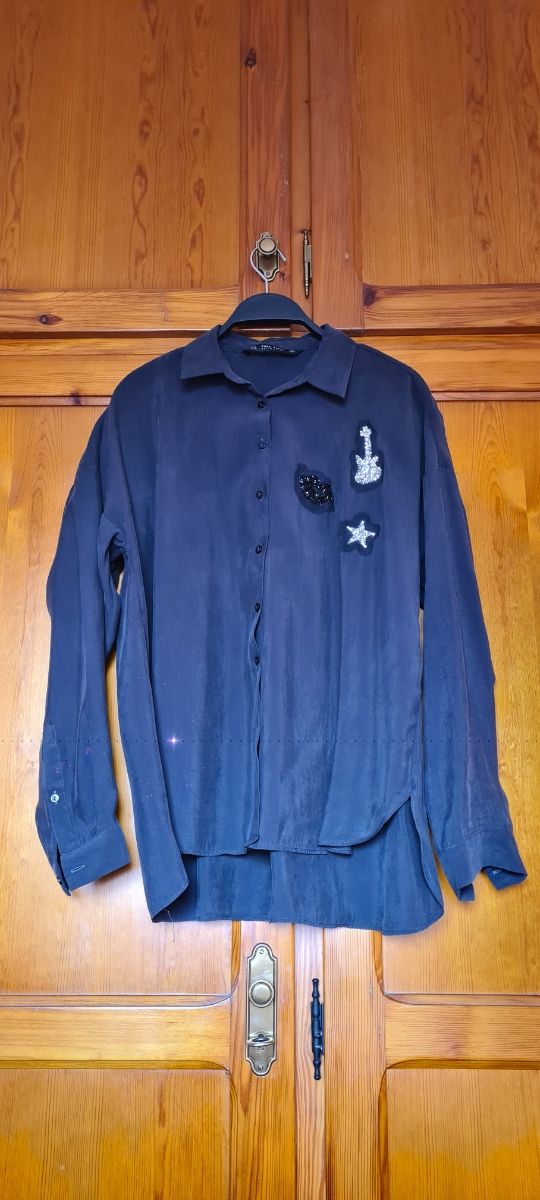 Camisa negra con brillos Zara