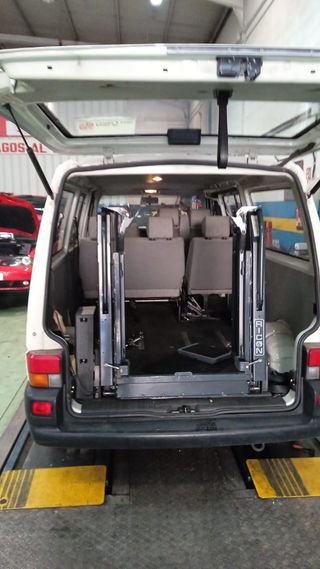 Plataforma elevadora RICON para silla de ruedas