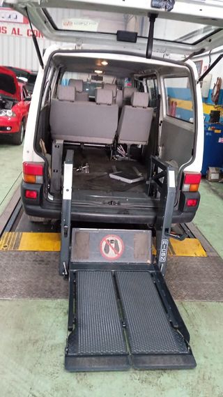 Plataforma elevadora RICON para silla de ruedas