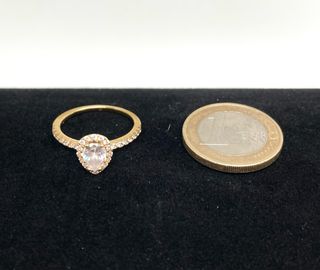 Anillo de compromiso engarzado 18K Peso: 2,82 gr.