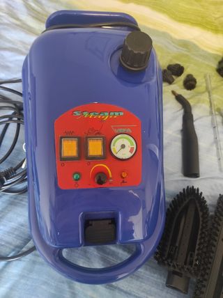 Stazione di lavaggio e stiratura a vapore 