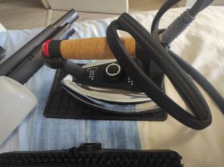 Stazione di lavaggio e stiratura a vapore 