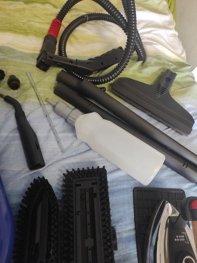 Stazione di lavaggio e stiratura a vapore