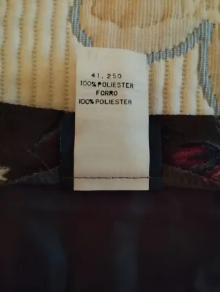 Conjunto de blusa y falda. Talla 48