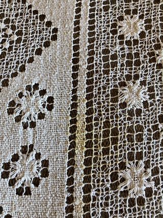 Colcha o mantel encaje de punto de red