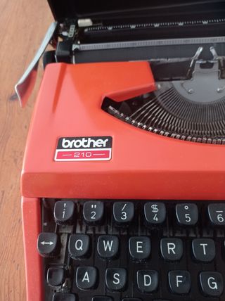 Máquina de escribir brother 210