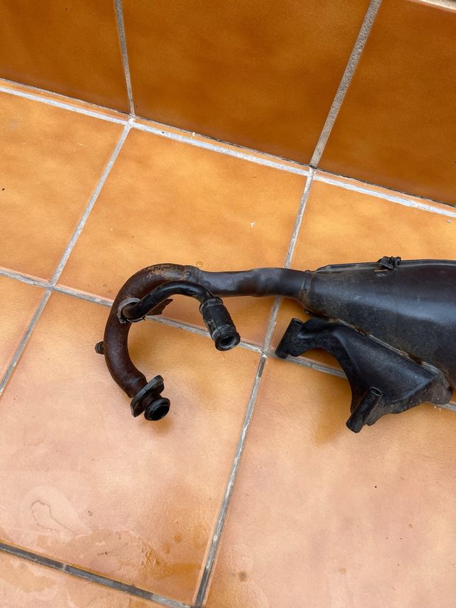 Escape Piaggio Zip SP