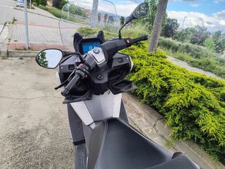 Moto BMW
Scooter 400GT