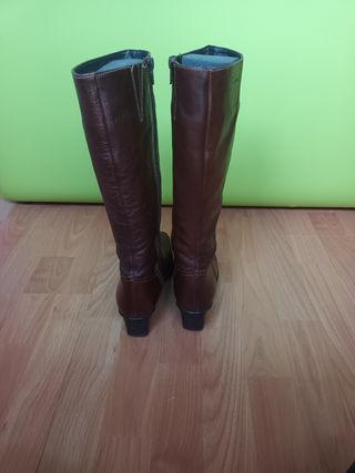 Botas Marrón Piel - Tacón