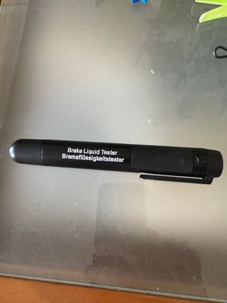 Testeador líquido de frenos.
