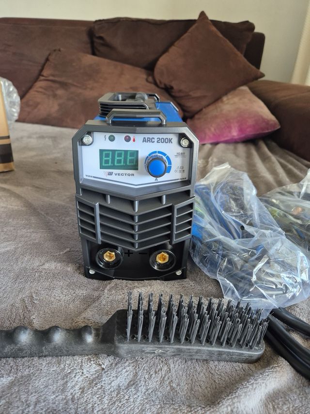 Soldadora ARC 200K + Mascara H600B