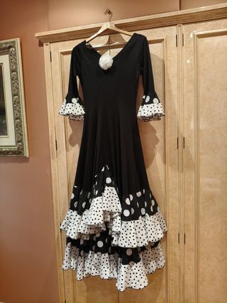 Traje de Sevillanas o Faralaes