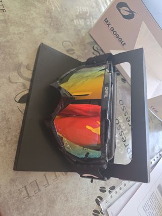 Oneal b10 pixel balck white radium red