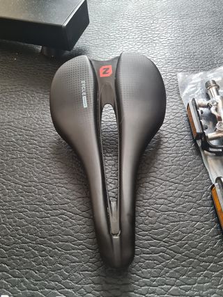 Sillín y pedales originales Smartbike Zycle 2.0
