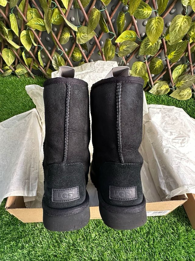 Botas UGG Classic Short Negras 37