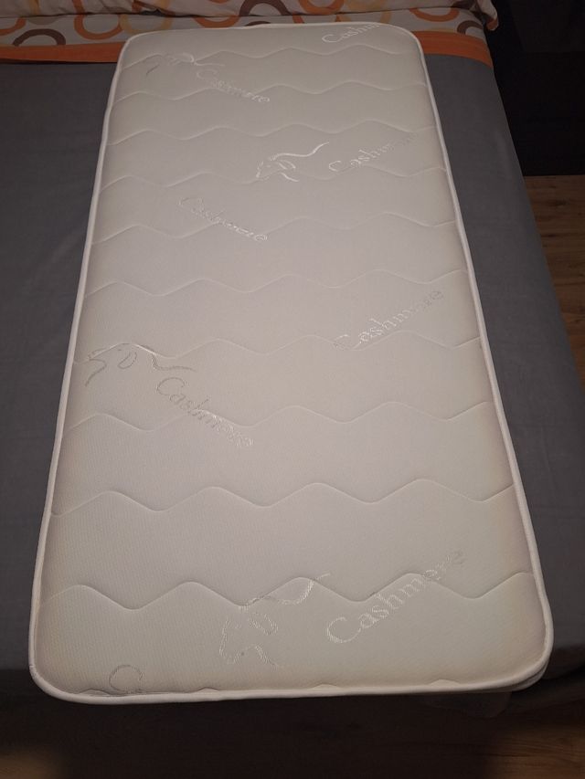 Colchon maxi cuna 140x70 con sábanas y fundas