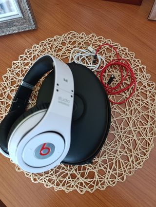 Cuffie beats