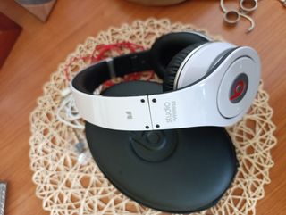 Cuffie beats