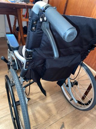 Silla de ruedas Karma plegable TOTALMENTE NUEVA 