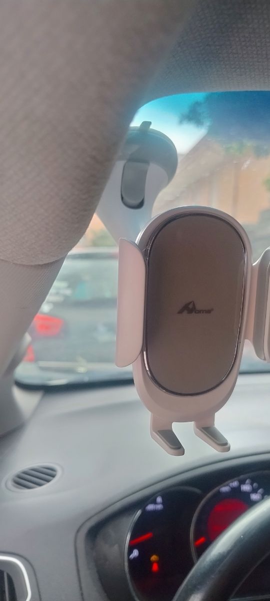 Supporto per cellulare per l'auto