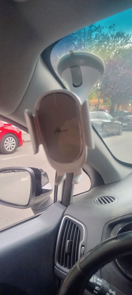 Supporto per cellulare per l'auto