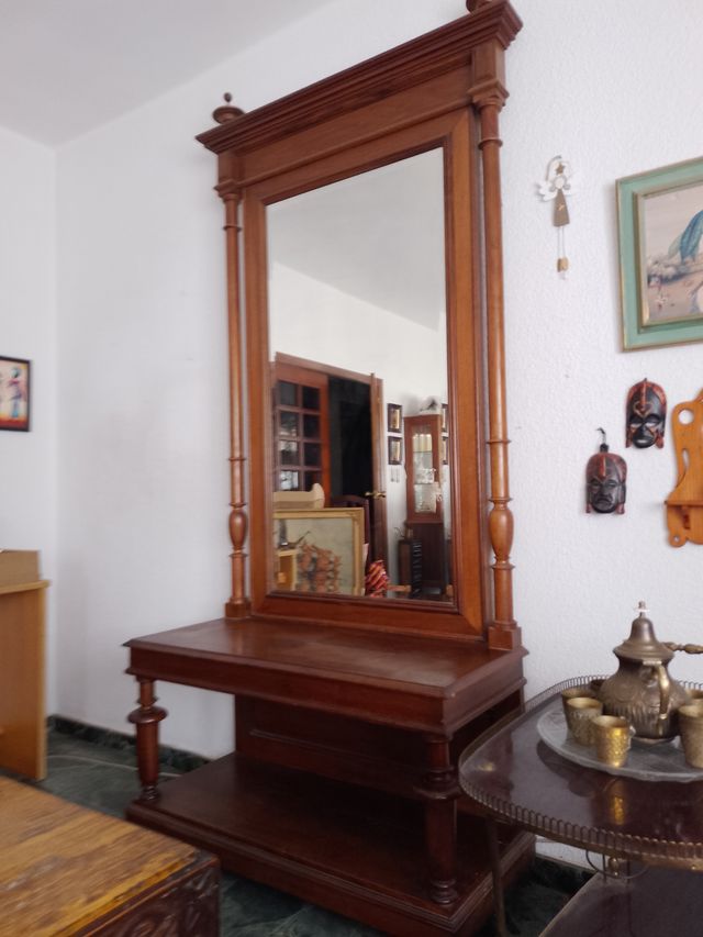 Mueble de entrada con espejo
