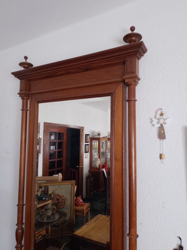 Mueble de entrada con espejo