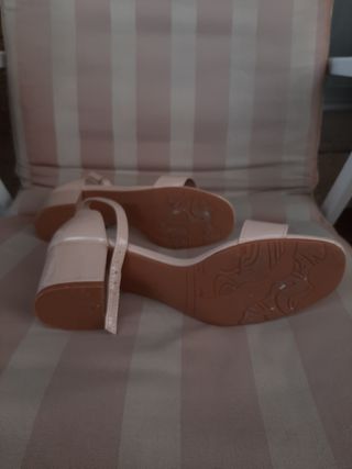 Zapatos nude