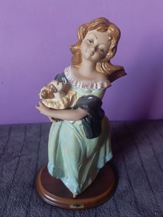 Figura de porcelana Tengra niña perros