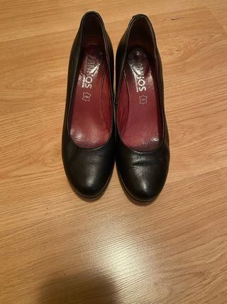 Tacones salon T38 negros