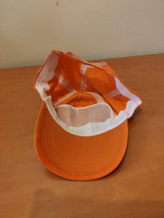 Gorra naranja Aqualeon Costa Daurada