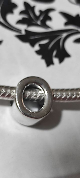 Charm letra O